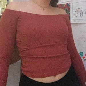 off the shoulder long sleeve 🥀